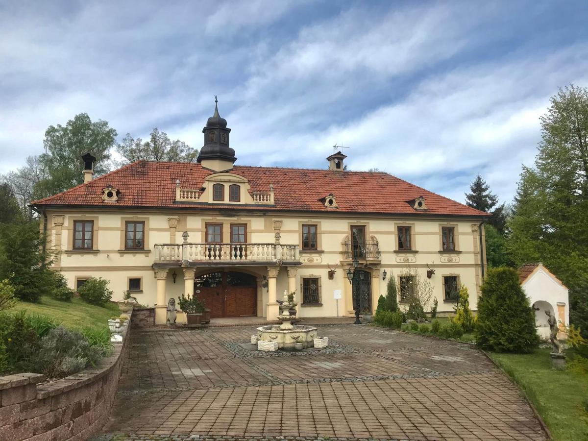 Zamecek Zdiky - Knizeci Apartman Bujanov 外观 照片